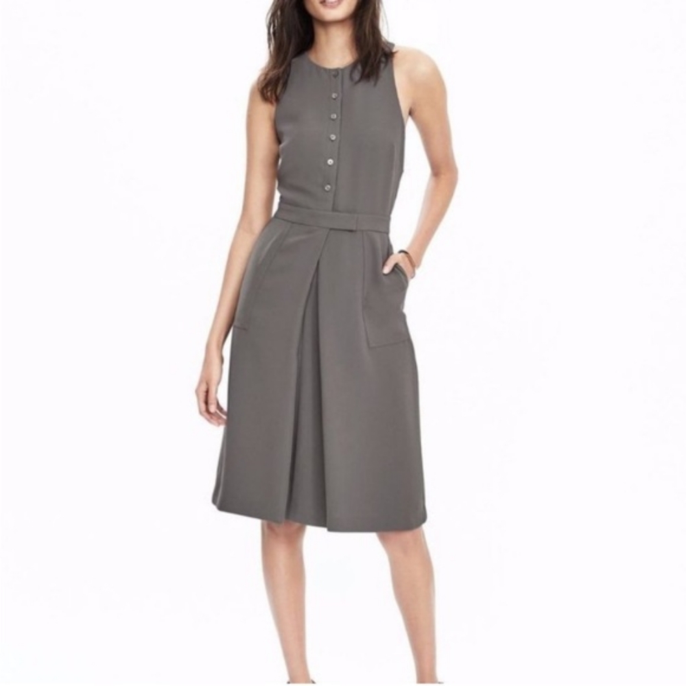 Banana Republic Gray Crepe Button Front Sleeveless Shift Dress